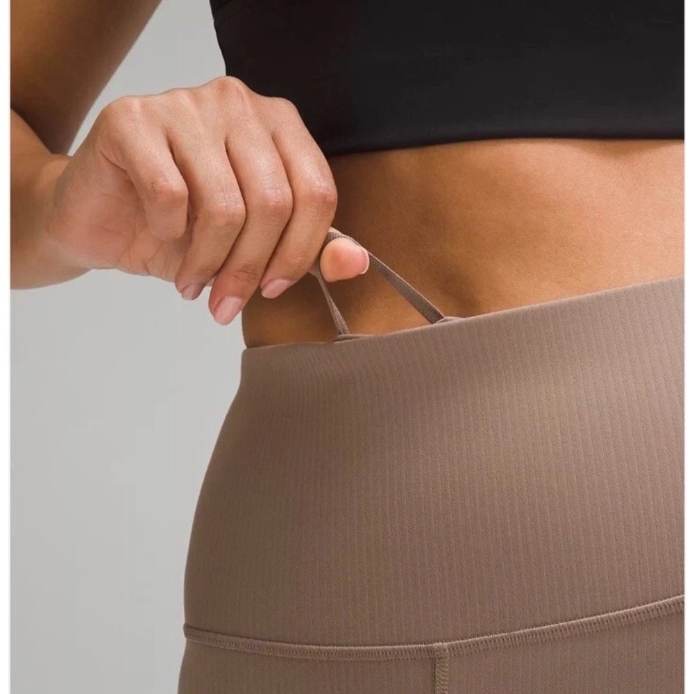 Lululemon Wunder Train Ribbed HR Tight 25 Taupetastic Size 14 
NWOT - Picture 3 of 7